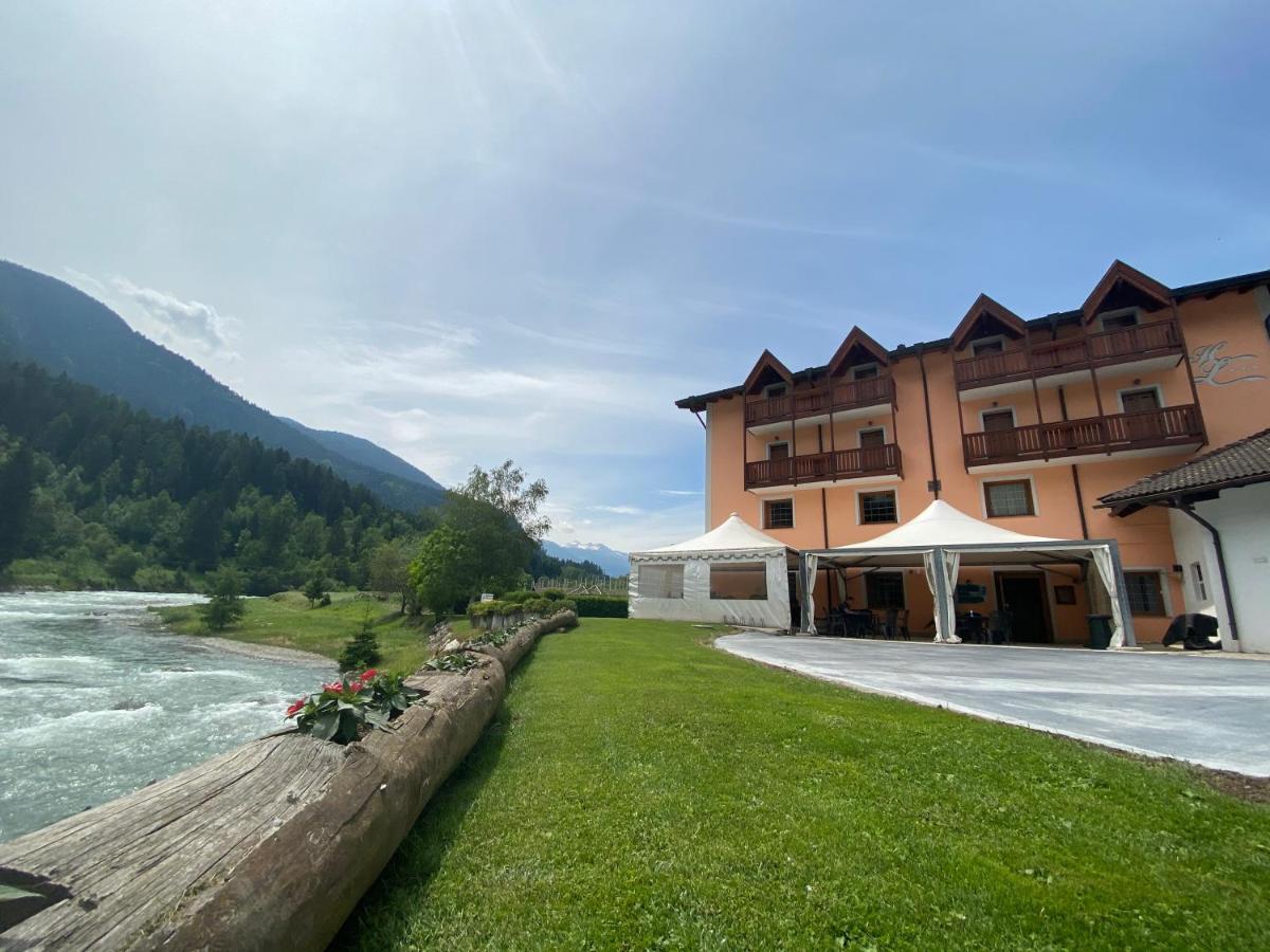 Hotel Laste' Caldes エクステリア 写真