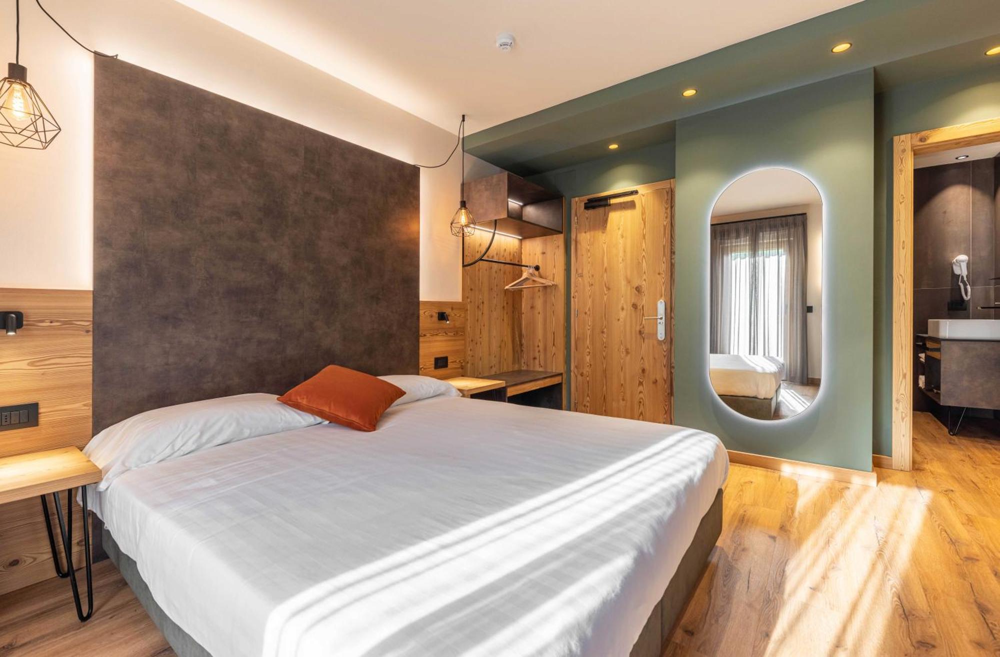 Hotel Laste' Caldes エクステリア 写真
