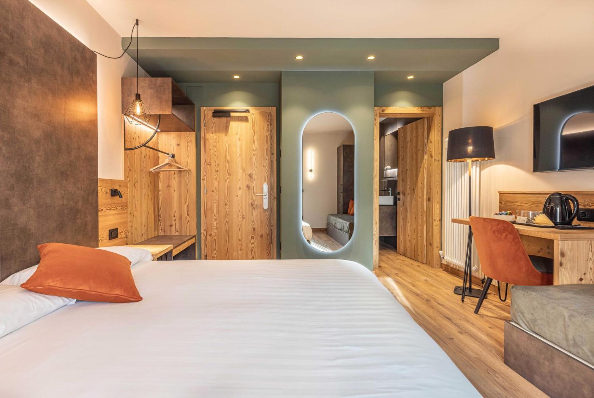 Hotel Laste' Caldes エクステリア 写真