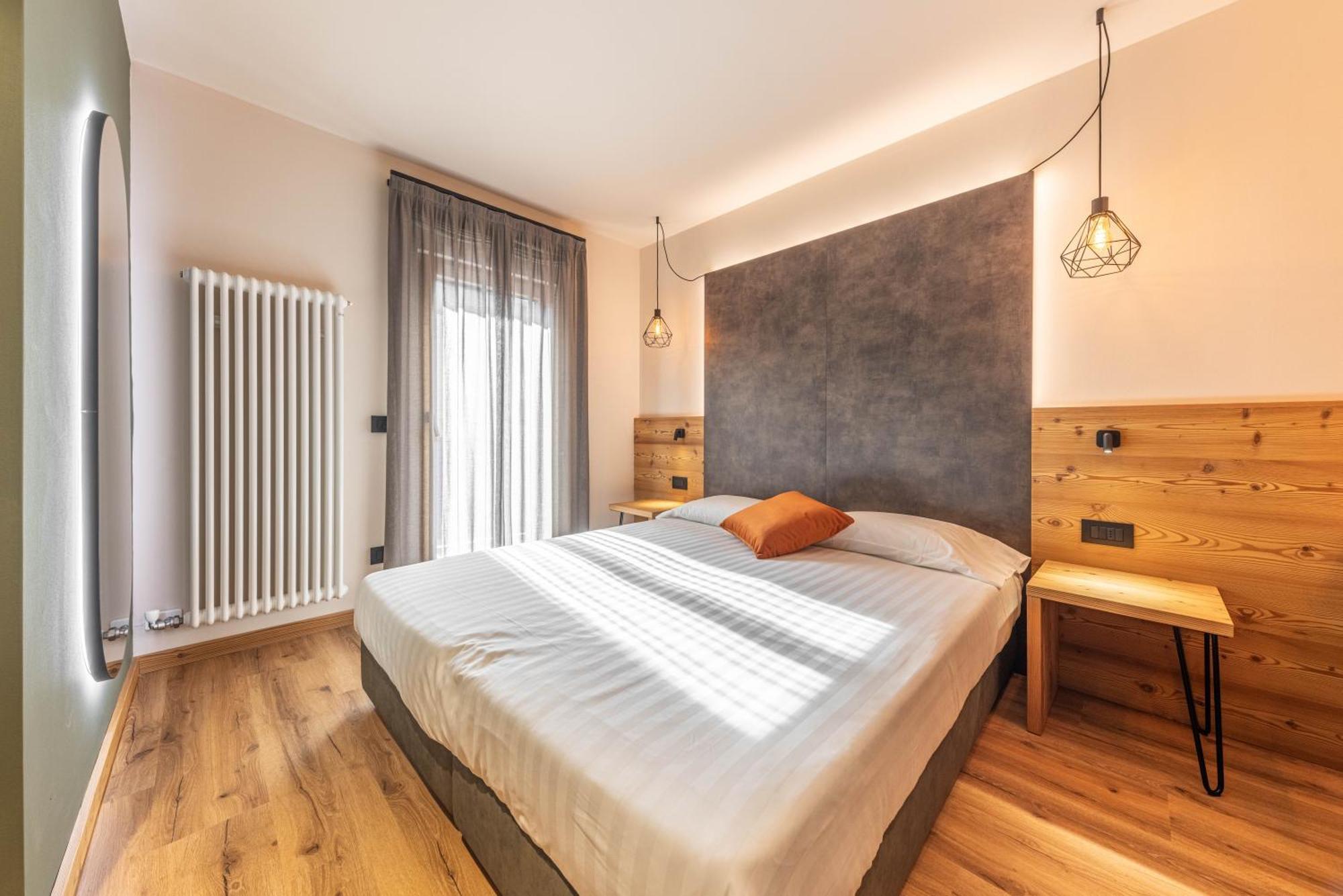 Hotel Laste' Caldes エクステリア 写真