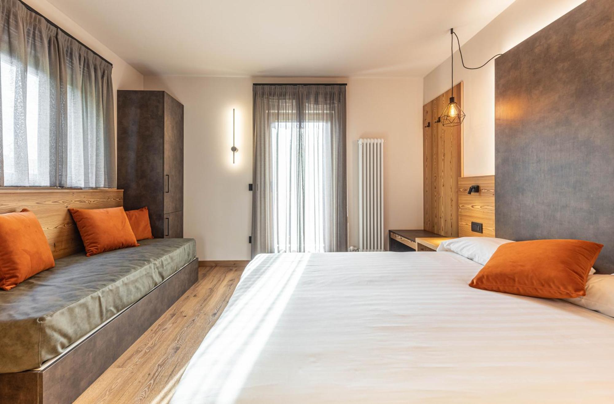 Hotel Laste' Caldes エクステリア 写真