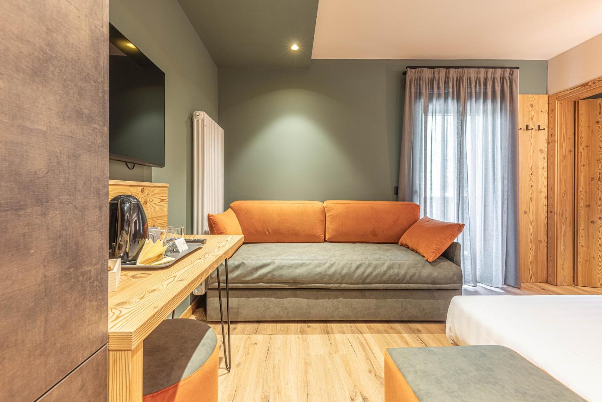 Hotel Laste' Caldes エクステリア 写真