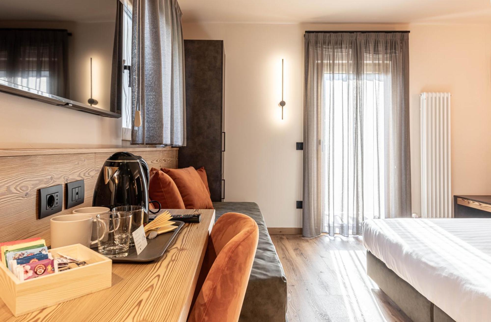 Hotel Laste' Caldes エクステリア 写真
