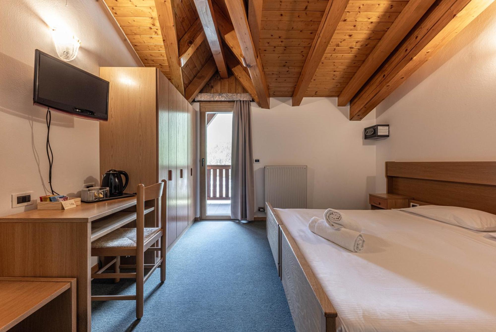 Hotel Laste' Caldes エクステリア 写真