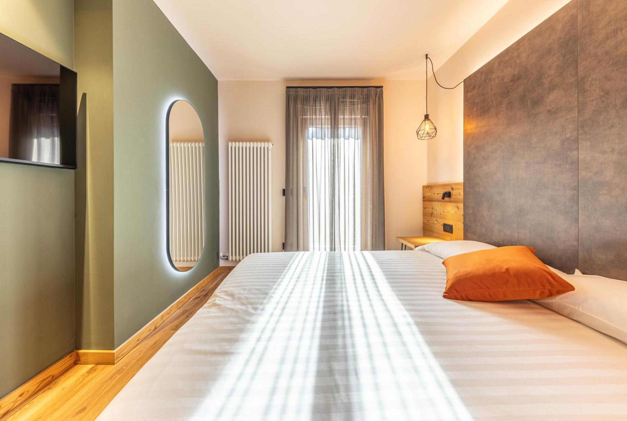 Hotel Laste' Caldes エクステリア 写真