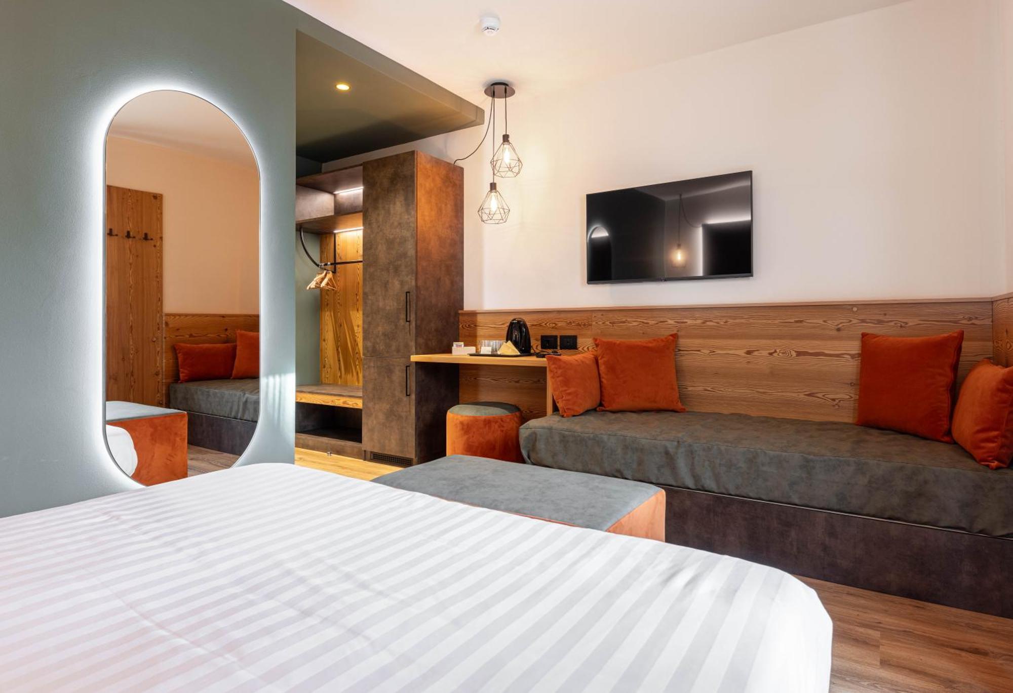 Hotel Laste' Caldes エクステリア 写真